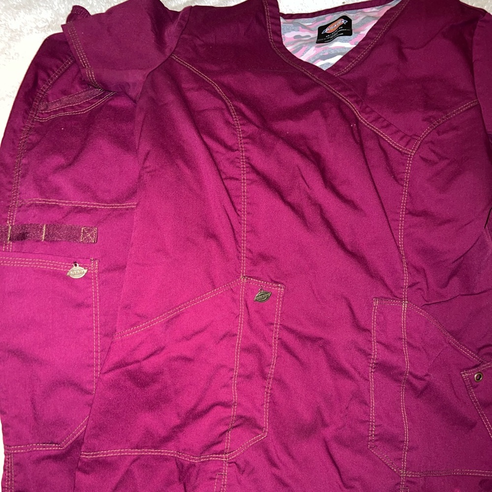 Dickies women’s size xs burgundy scrubs set